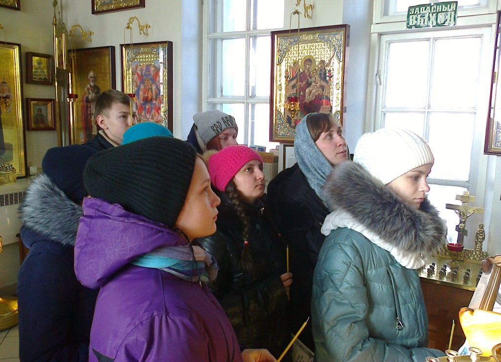 Экскурсия в храме для школьников