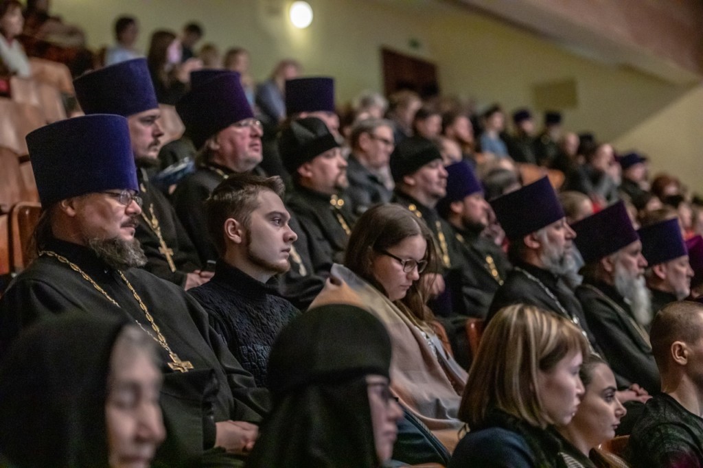 Настоятель храма священник Виталий Маркин принял участие в Пленарном заседании регионального этапа Рождественских чтений в г.Ижевске