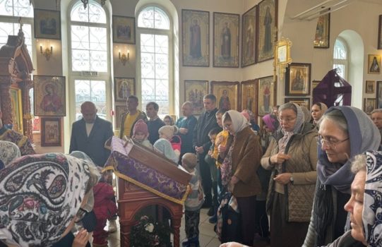 В воскресный день в нашем храме прошла Божественная Литургия