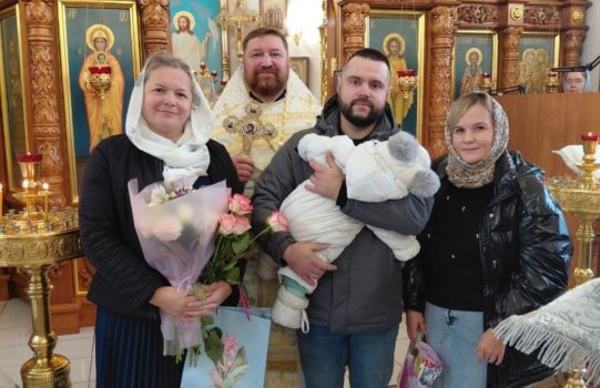 Всем нашим дружным приходом помолились сегодня о всех усопших сродниках.