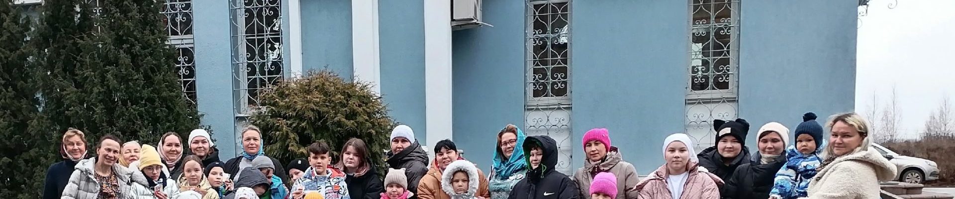 В сегодняшний день в нашем храме прошла Воскресная Литургия.