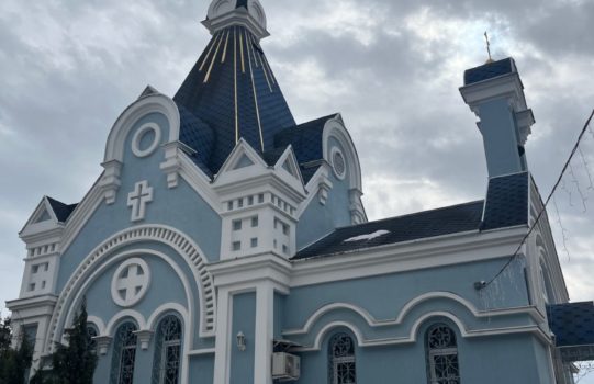 Воскресная Литургия прошла сегодня в нашем храме.