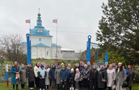 Решили прихожане нашего храма и храма ап.Петра и Павла с.Ягул объединиться и съездить вместе в паломническую поездку!