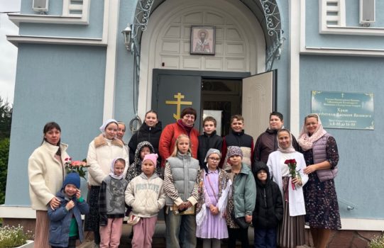 Воскресный день для наших прихожан начался с Божественной Литургии.