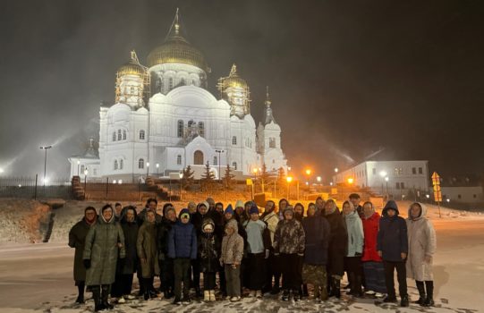 Решили прихожане нашего храма и храма ап.Петра и Павла с.Ягул объединиться и съездить вместе в паломническую поездку!